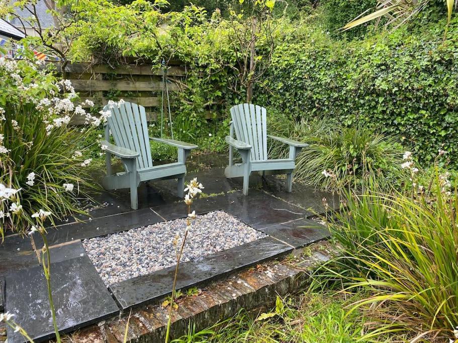 Fuchsia Cottage Flushing Bagian luar foto