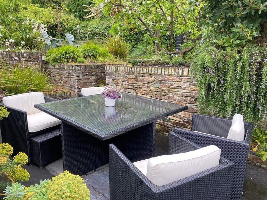 Fuchsia Cottage Flushing Bagian luar foto