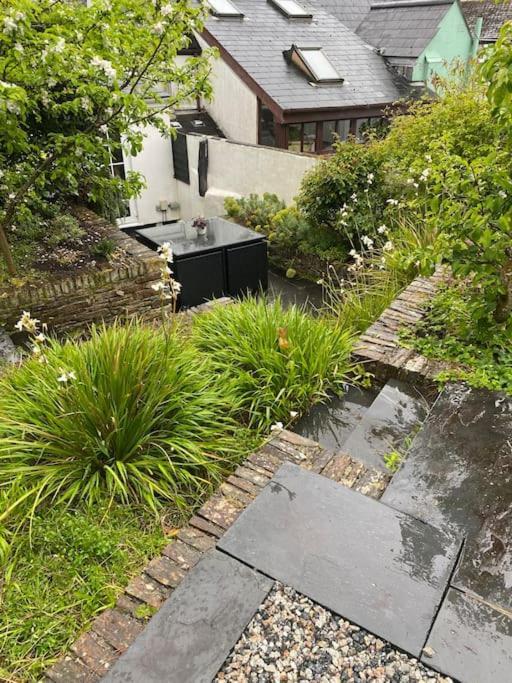 Fuchsia Cottage Flushing Bagian luar foto